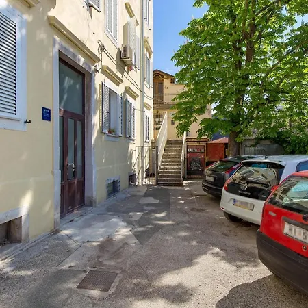 Amazing In With Wifi Appartement