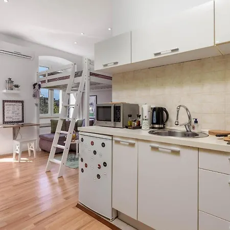 Amazing In With Wifi Apartment Rijeka